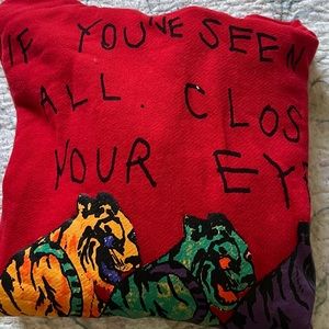 Pre love. Good condition. Two pieces.